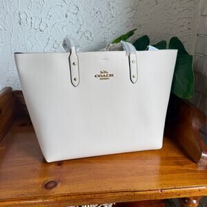 Coach Town Tote Chalk Leather Handbag Style 72673 New With Tags